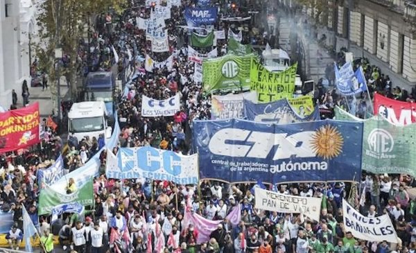 La Justicia frena el DNU de Milei que buscaba limitar el derecho a huelga