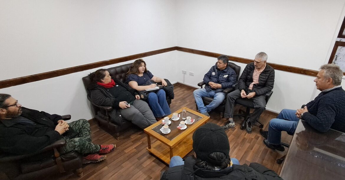 OSEF: aprobar la emergencia sería un cheque en blanco a una gestión que hace agua