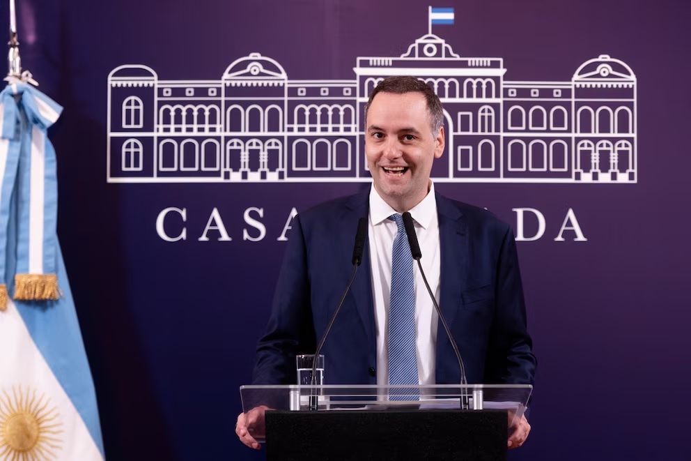 Milei elimina el feriado del Día del Trabajador del Estado para empleados públicos