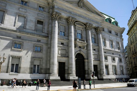 Banco Nación cierra 60 sucursales en medio de un ajuste millonario y un «reordenamiento estratégico»