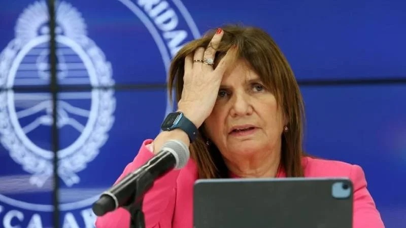 Bullrich confunde el nombre del nuevo Departamento Federal de Investigaciones y lo llama «de Inteligencia»