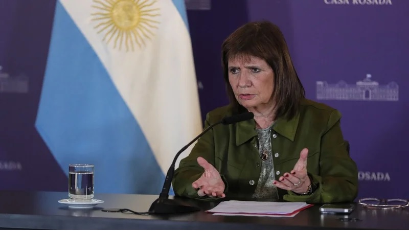 Bullrich defiende al policía que baleó y mató un niño en medio de un tiroteo y responsabiliza a los delincuentes
