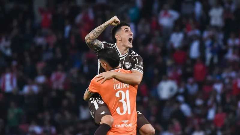 Platense hace historia y se corona campeón del fútbol argentino