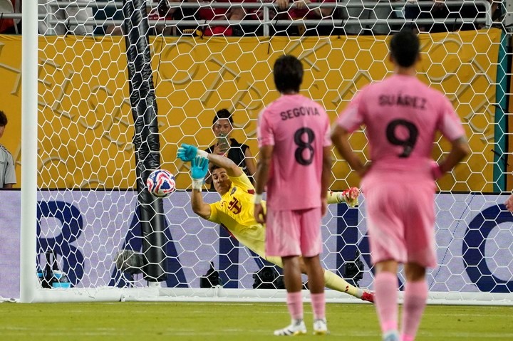 Inter Miami no pudo con Al Ahly en un debut opaco
