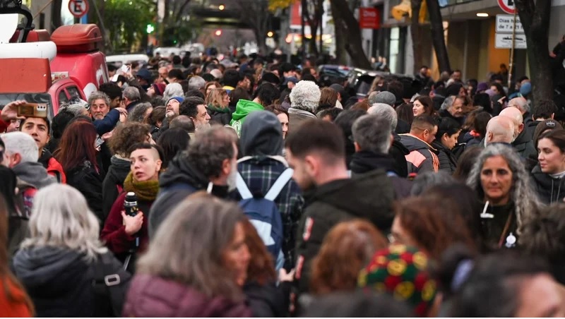 Gendarmería desplegó fuerzas en Acceso Oeste ante protestas por la condena a Cristina Kirchner