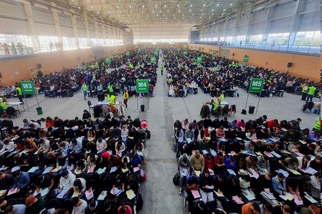 Gobierno anula exámenes de residentes médicos tras señalar «resultados sospechosos» y desata críticas por xenofobia