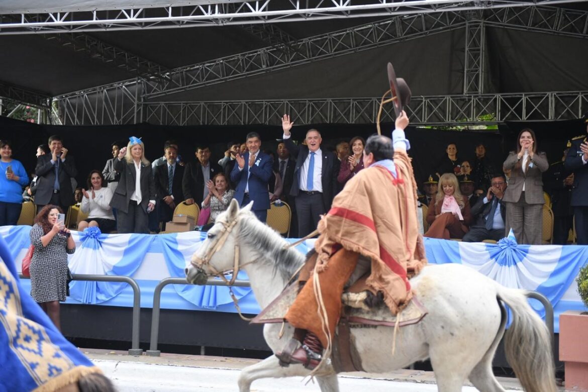 Tucumán Vivió una Jornada Patriótica con un Multitudinario Desfile Cívico-Militar