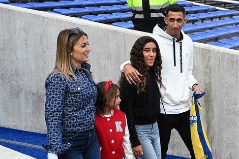 «Di María y el regreso al corazón: lágrimas, sueños y la camiseta que lo esperaba»