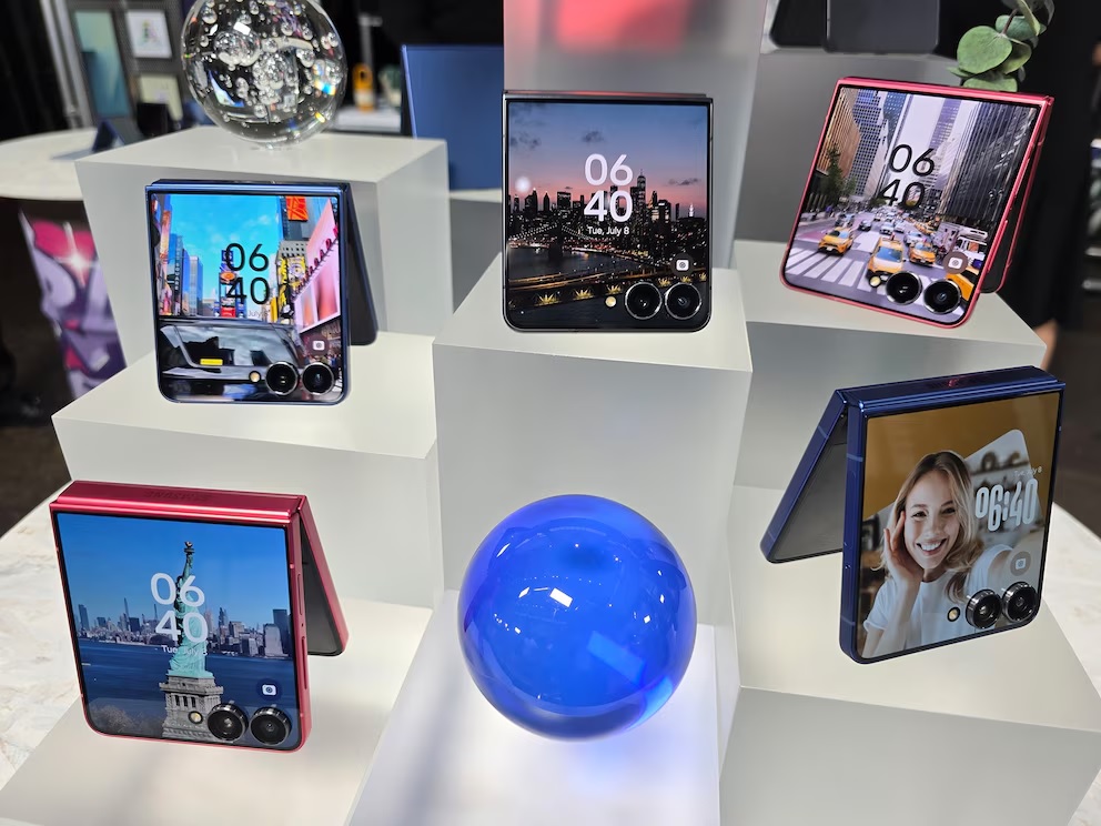 Samsung deslumbra en Nueva York con sus nuevos plegables y un reloj inteligente cargado de IA