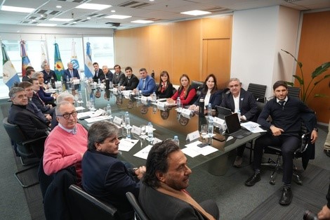 Tensión entre Gobernadores y el Gobierno Nacional: Encuentro en la Rural sin Diálogo