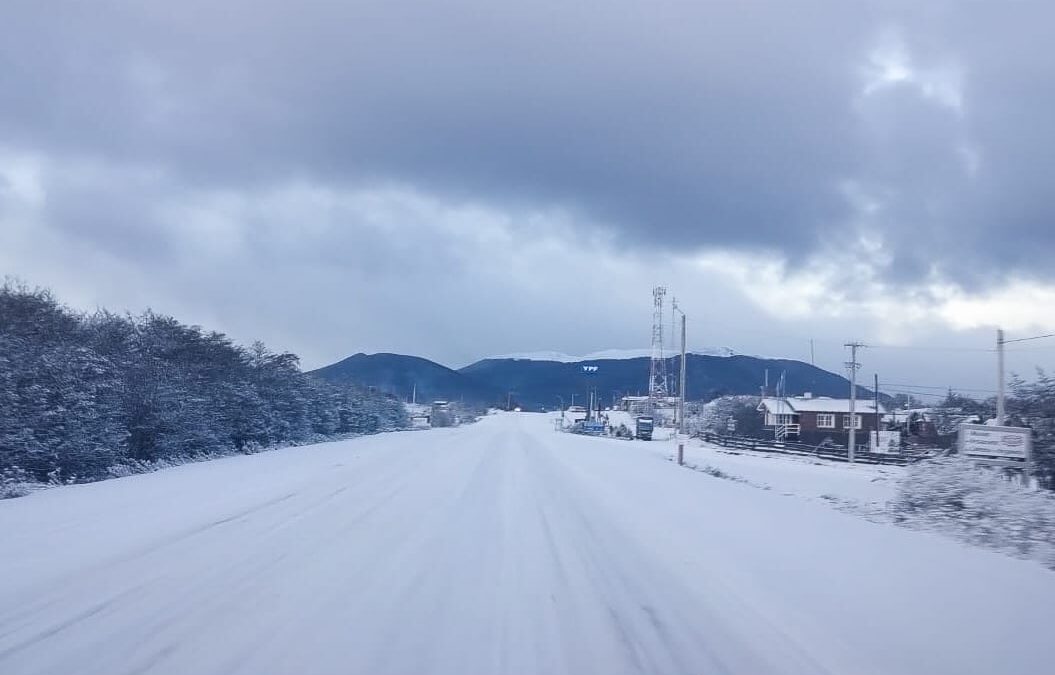 Alerta en Rutas Fueguinas: Nevadas Intensas y Riesgo en el Tránsito