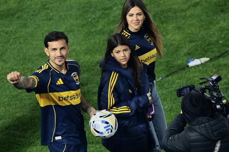 «Paredes vuelve a casa: multitud y emoción en su presentación en Boca»