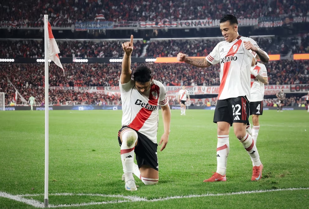 Maxi Salas brilló en su debut con River Plate: gol y homenaje a Marcelo Salas