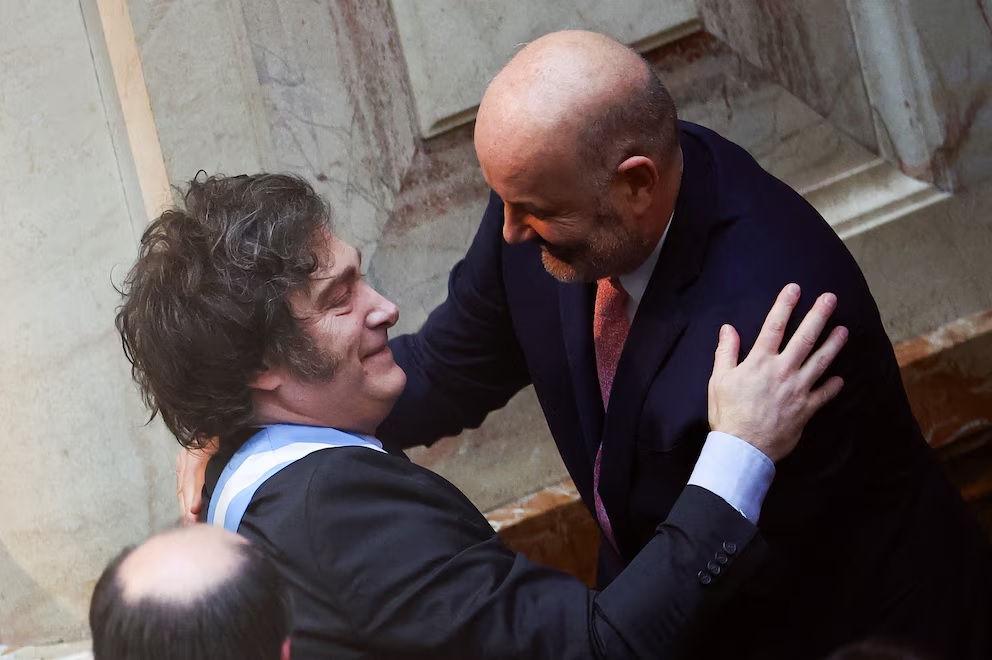 Sturzenegger propone no vetar la ley de los gobernadores para allanar el camino a una reforma de la Coparticipación