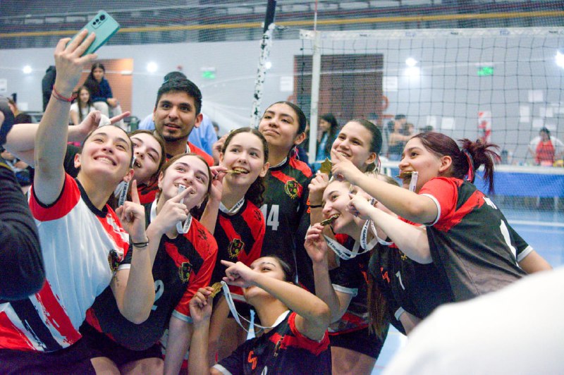 UNIVERSITARIO GANÓ LA ETAPA LOCAL DE VÓLEY EN LOS JUEGOS FUEGUINOS