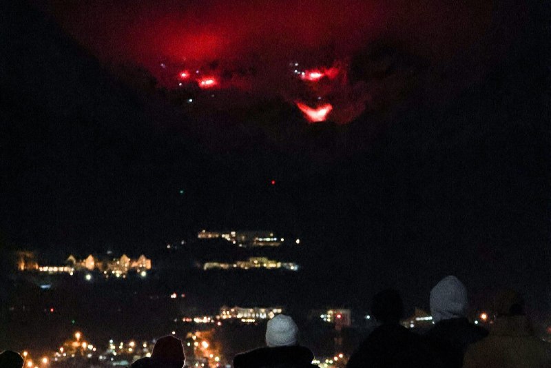 Emoción Y Tradición En El 30° Aniversario De La Bajada Con Antorchas Del Glaciar Martial