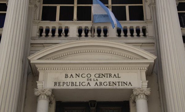 El Gobierno implementará medidas restrictivas para contener la liquidez tras fallida licitación de deuda