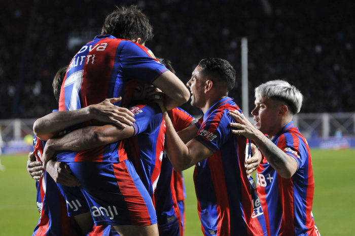 San Lorenzo Resurgió con un Triunfo Clave ante Vélez