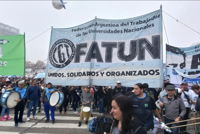 «Ajuste Brutal en la Universidad: Docentes Denuncian Pérdida Salarial Frente a la Inflación»