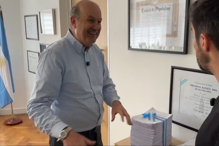 Sturzenegger y la peligrosa fantasía libertaria: desregulación, tragedias y una cadena de mentiras