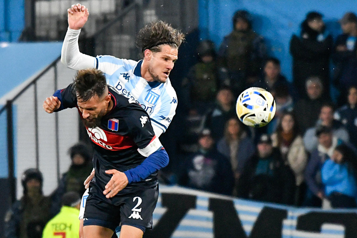 Tigre dio un golpe sobre la hora y derrotó a Racing en Avellaneda