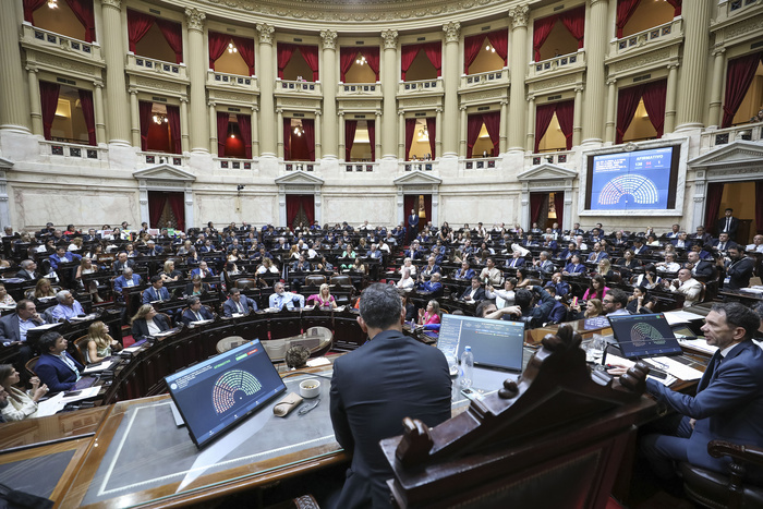Milei redobla ataques al Congreso pero la oposición avanza con sus proyectos