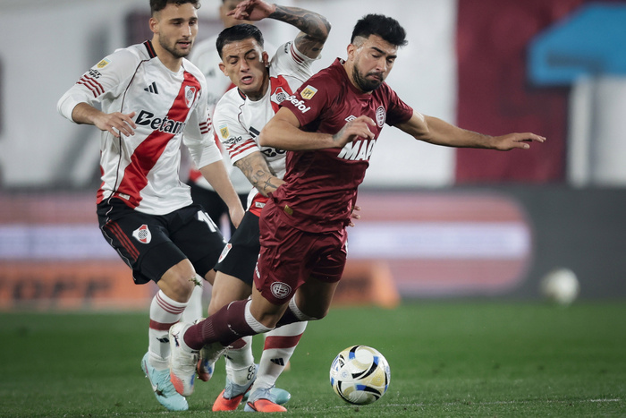 River desperdició la ventaja y Lanús lo empató en el cierre