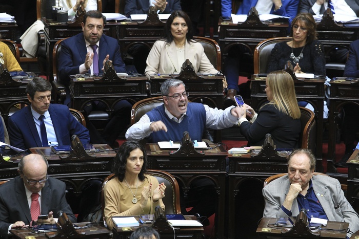 La Oposición Intensifica el Cerco Legislativo sobre el Gobierno por Escándalos de Corrupción