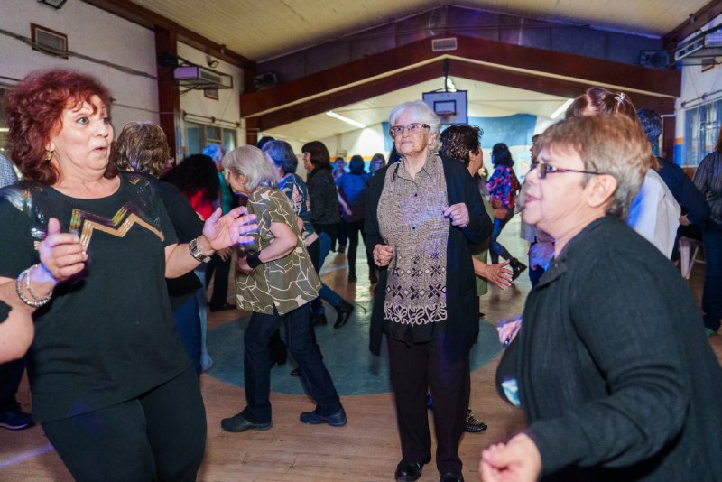 Matiné +60: Una Noche De Encuentro, Música Y Alegría Para Las Personas Mayores En Ushuaia