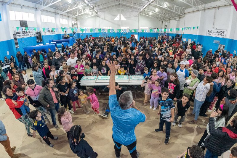 CIENTOS DE NIÑOS Y NIÑAS CELEBRARON SU DÍA CON “DIVERSIÓN EN GRANDE”