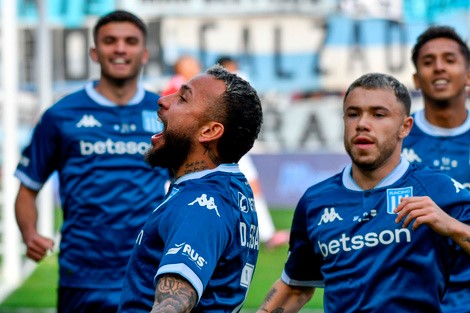 Racing se impone con autoridad y avanza a cuartos en la Copa Argentina