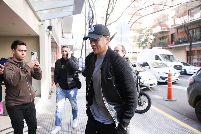 El imprevisto reglamentario que complica el debut de Marcos Rojo en Racing