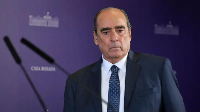 El Gobierno descarta la espera de un rescate financiero de Estados Unidos