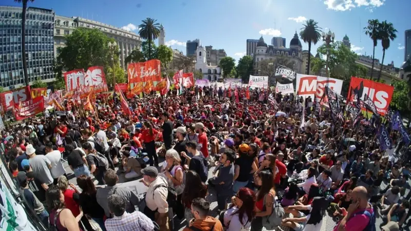 Un Frente Amplio Condena el Veto Presidencial a la Ley Universitaria