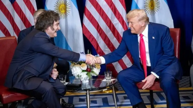 Encuentro Crucial en Nueva York: Milei se reúne con Trump en busca de apoyo ante la crisis interna