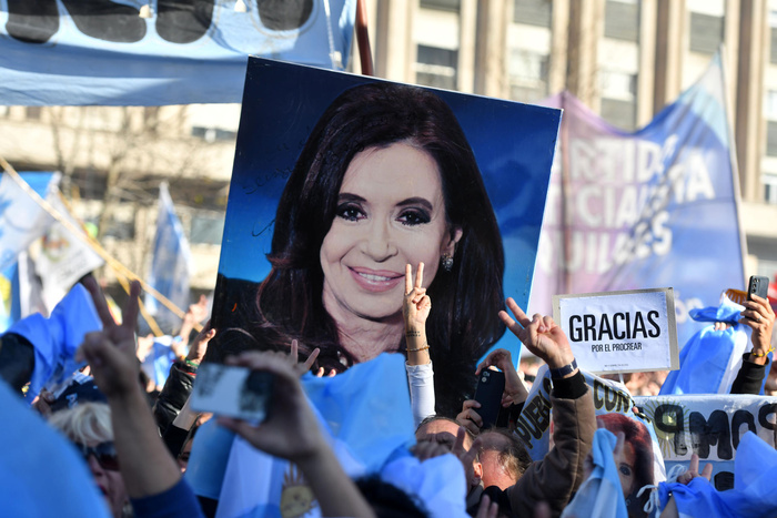 La Cámara Electoral revoca el derecho al voto de Cristina Kirchner para los comicios de octubre