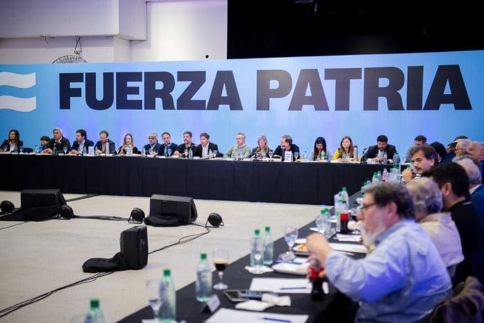Kicillof Unifica al Peronismo Bonaerense en una Ensenada de Unidad y Militancia
