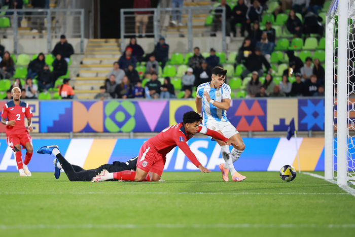 Victoria Agónica en el Debut: Argentina Supera a Cuba y una Expulsión Temprana en el Mundial Sub 20
