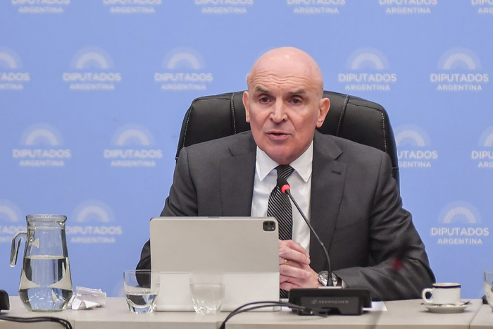Una Banca en la Mira: Piden la Expulsión de Espert por Vínculos con el Narcotráfico
