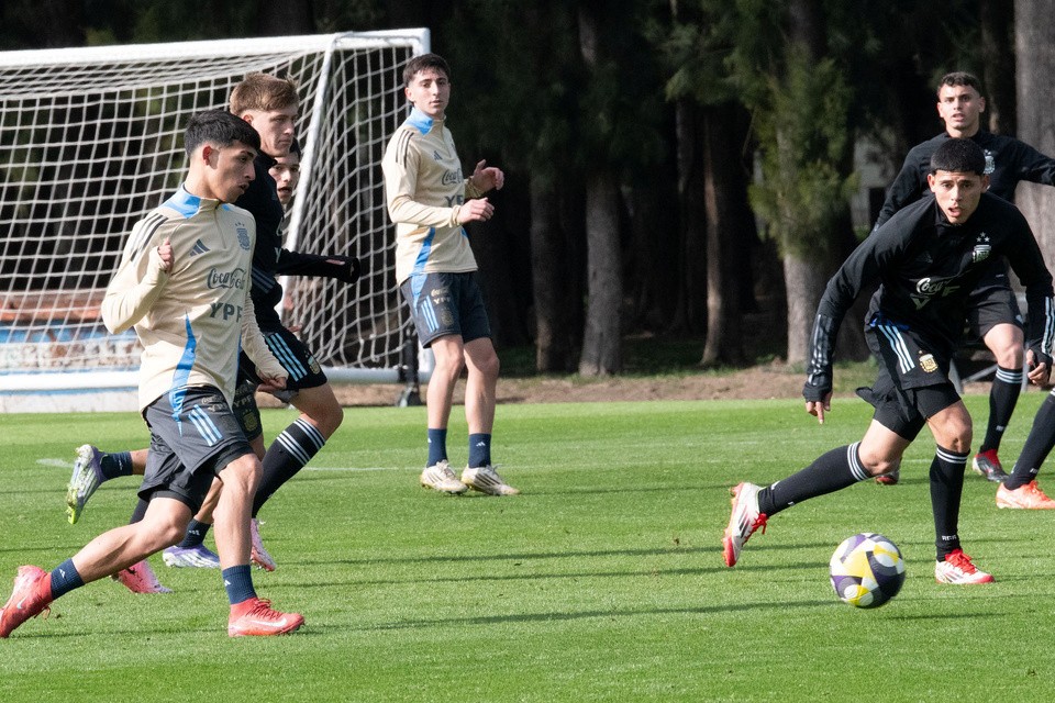 La Albiceleste Sub-20 Enfrenta el Mundial de Chile con Ausencias de Lujo