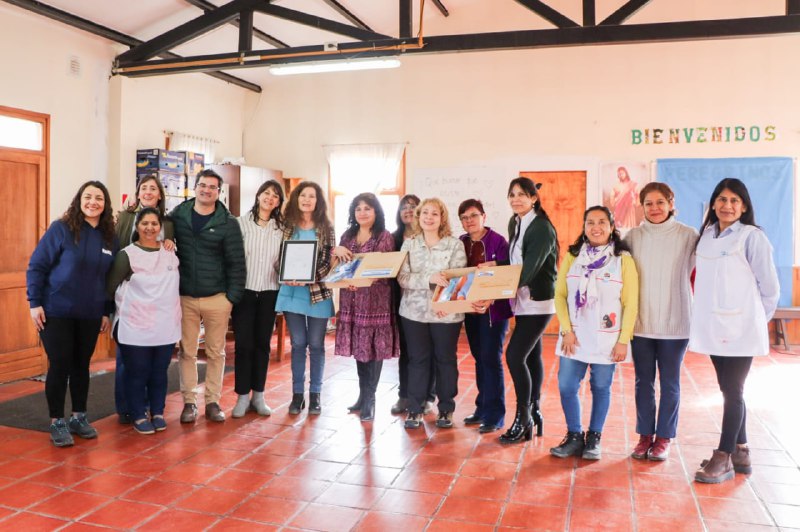 LA ESCUELA DE JÓVENES Y ADULTOS N° 3 DE TOLHUIN FUE NOMBRADA “HAT-SOWE’N” POR LA COMUNIDAD