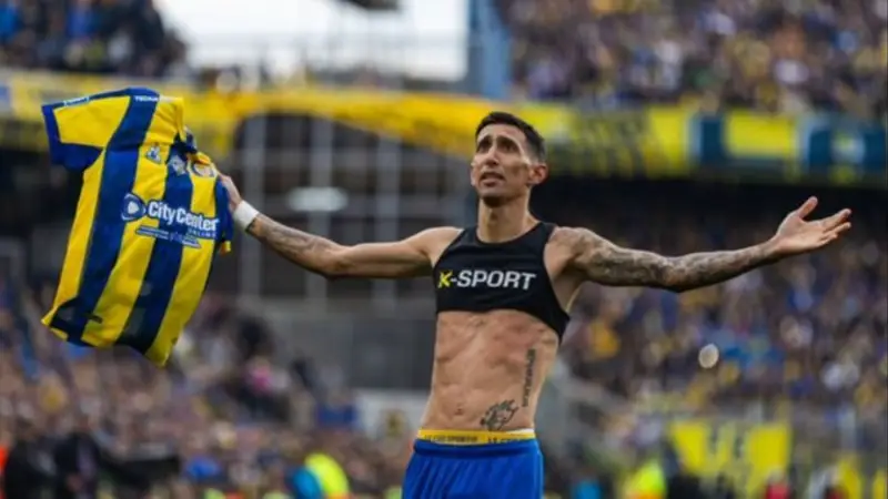 Di María ilumina con un gol olímpico el clásico en el Gigante de Arroyito