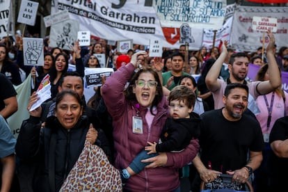 La Calle le Responde a Milei: Universitarios y Salud Pública Unidos contra los Vetos