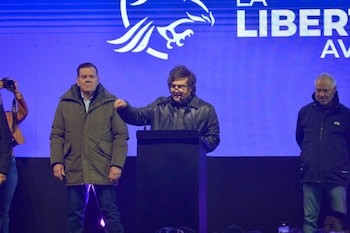 Milei: Gira Relámpago en EE.UU. con Foco en Inversiones y Polémica por Visas