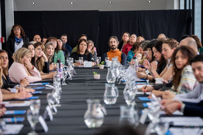 AUTORIDADES DEL GOBIERNO PROVINCIAL PARTICIPARON DEL ENCUENTRO SOBRE DERECHOS DE LA INFANCIA Y ADOLESCENCIA