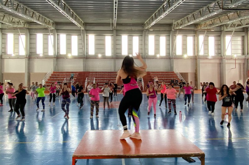 Río Grande Vivió Una Exitosa Jornada De Zumba Y Yoga En El Mes De Las Maternidades