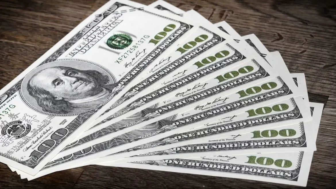 Incertidumbre cambiaria: el dólar paralelo se mantiene cerca de los tipos oficiales