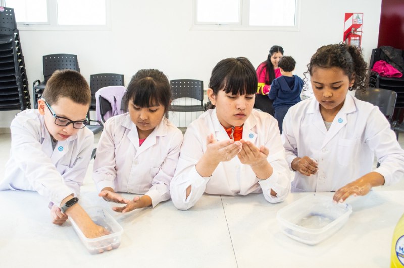 CON CIENCIA Y JUEGOS, LAS INFANCIAS APRENDEN EN EL CENTRO INTEGRAL DE LA MUJER