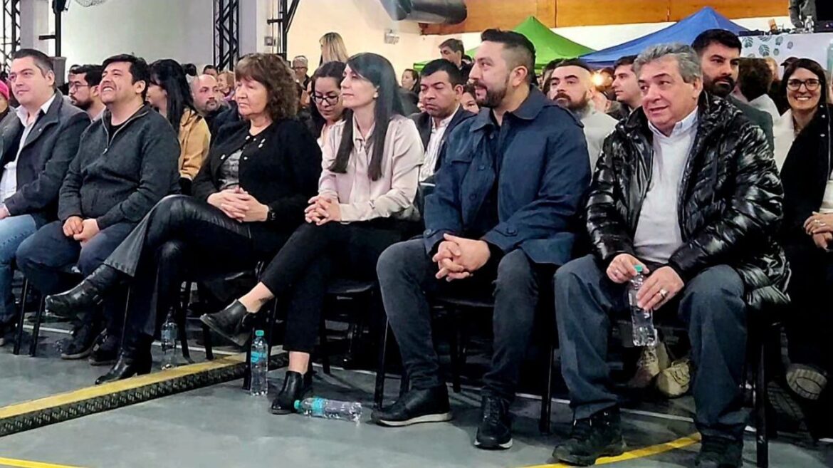 La Municipalidad De Ushuaia Acompañó El 53° Aniversario Del Municipio De Tolhuin