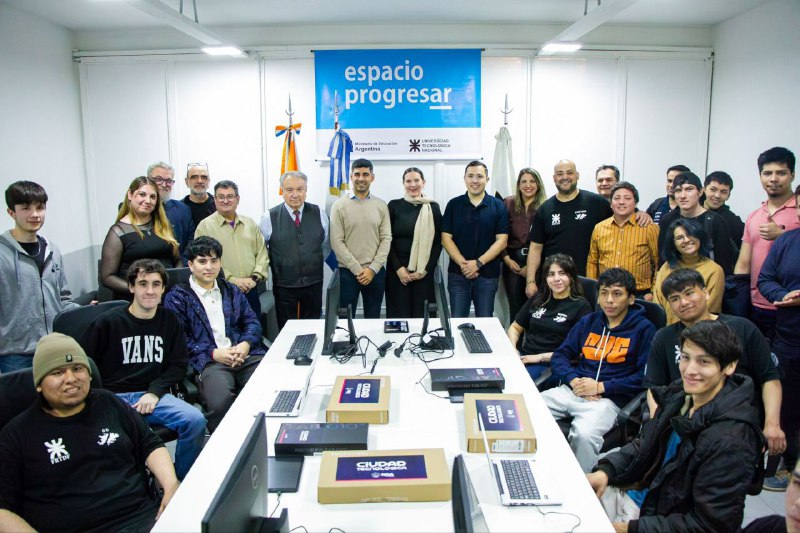 EL MUNICIPIO ACOMPAÑÓ LA INAUGURACIÓN DEL ESPACIO PROGRESAR EN LA UTN RÍO GRANDE